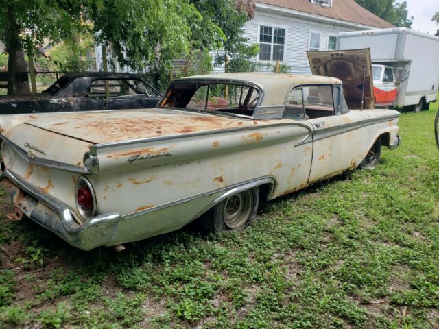 Ford Galaxie 1959 image number 11