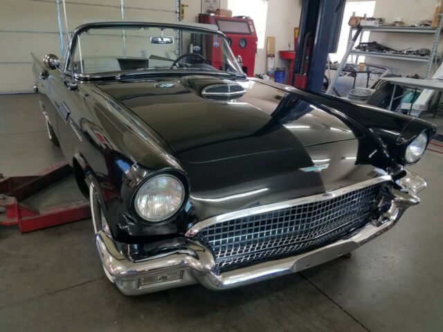 Ford Thunderbird 1957 image number 0