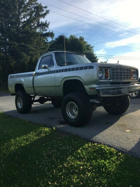 Dodge Power Wagon 1978 image number 16