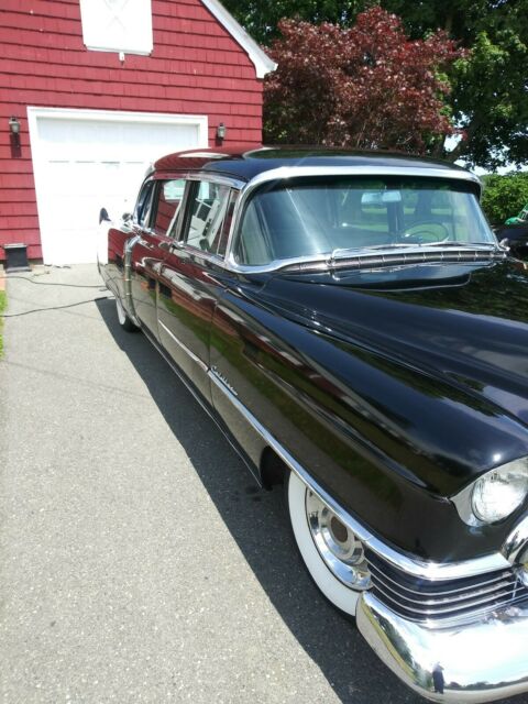 Cadillac Fleetwood 1954 image number 14