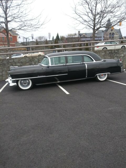 Cadillac Fleetwood 1954 image number 19