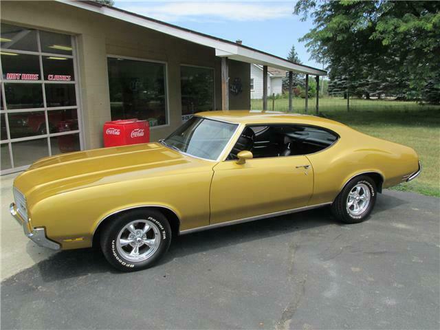 Oldsmobile Cutlass 1972 image number 28