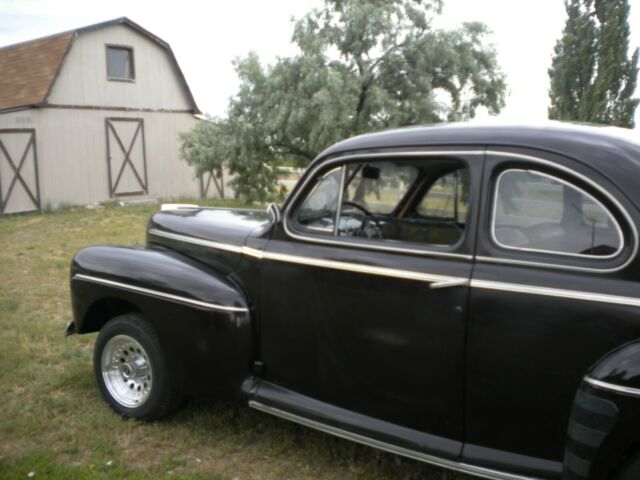 Ford Super Deluxe 1946 image number 1