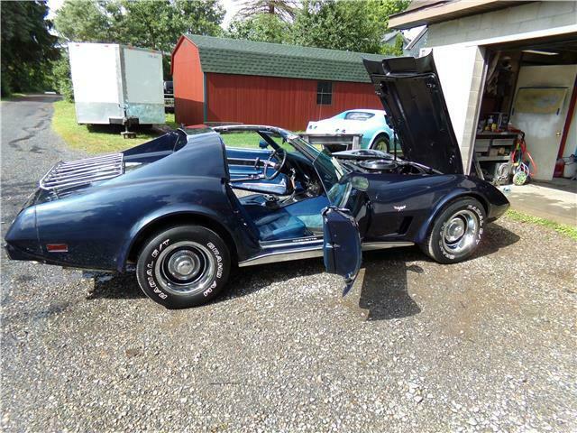 Chevrolet Corvette 1977 image number 17