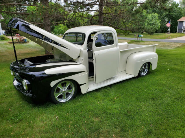 Ford F-100 1951 image number 0