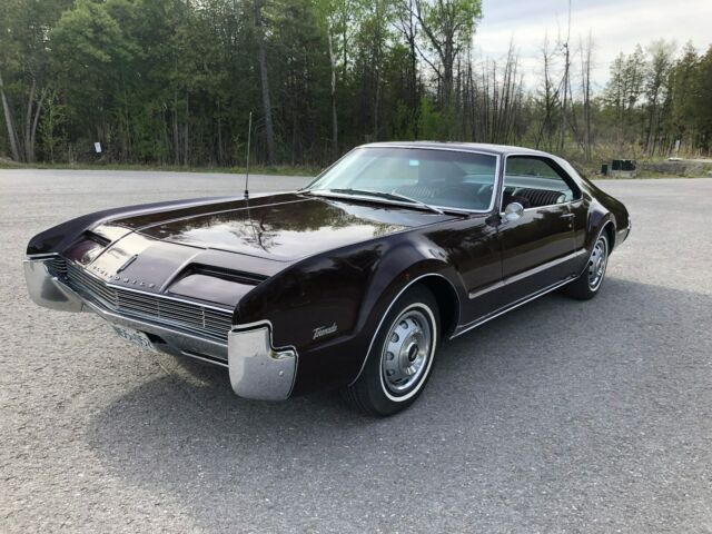 Oldsmobile Toronado 1966 image number 1