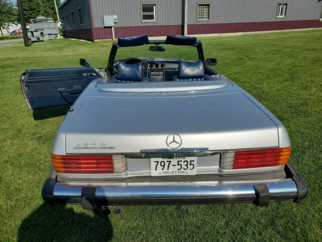 Mercedes-Benz SL-Class 1975 image number 27