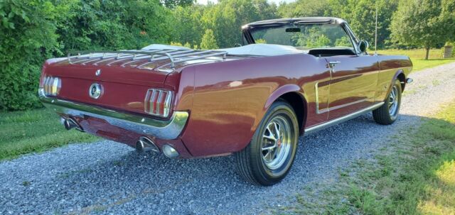 Ford Mustang 1965 image number 2