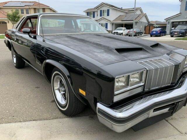 Oldsmobile Cutlass 1977 image number 0