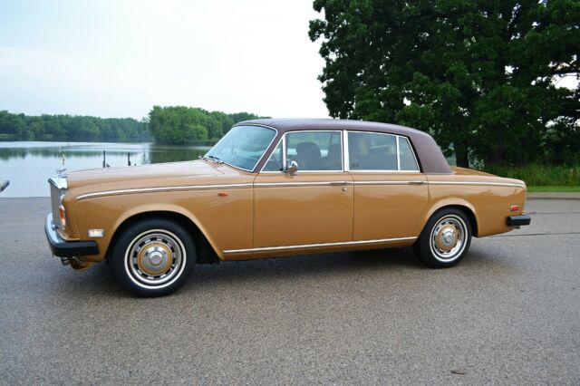 Rolls-Royce Silver Shadow 1974 image number 4