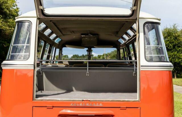 Volkswagen 23 Window Deluxe Bus 1963 image number 5