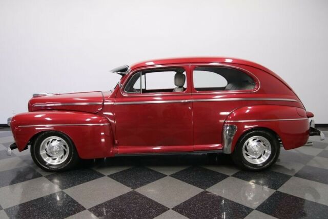 Ford Deluxe 1946 image number 7