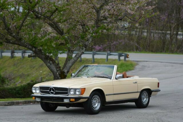 Mercedes-Benz SL-Class 1976 image number 24