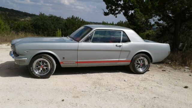 Ford Mustang 1965 image number 0