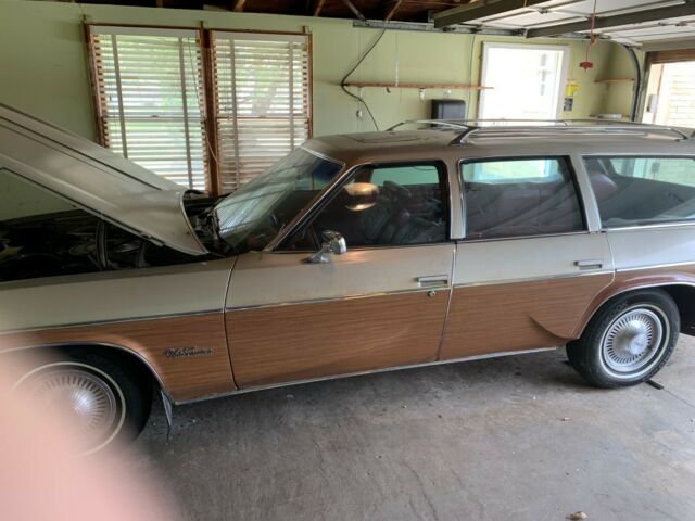 Oldsmobile Custom Cruiser 1973 image number 21