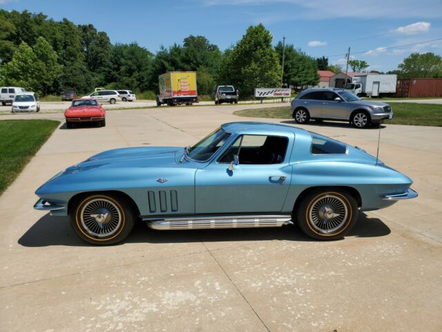 Chevrolet Corvette 1966 image number 15