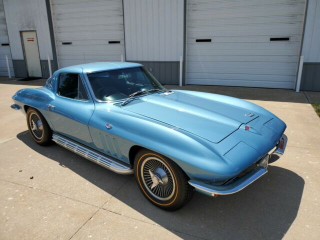 Chevrolet Corvette 1966 image number 26