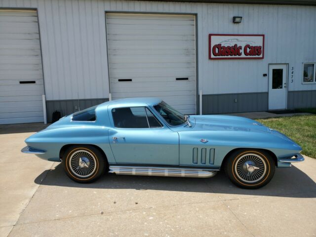 Chevrolet Corvette 1966 image number 27