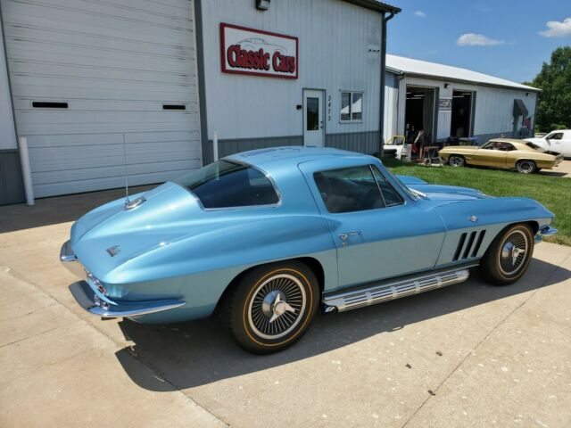 Chevrolet Corvette 1966 image number 28