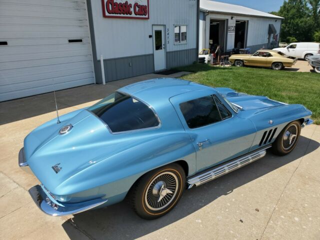 Chevrolet Corvette 1966 image number 29