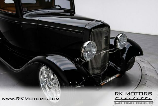 Ford 3-Window Coupe 1932 image number 38