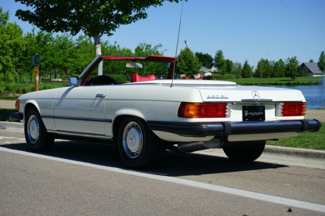 Mercedes-Benz SL-Class 1975 image number 4