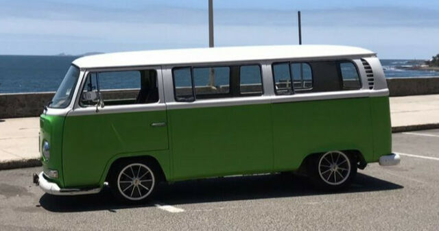 Volkswagen Bus/Vanagon 1971 image number 10