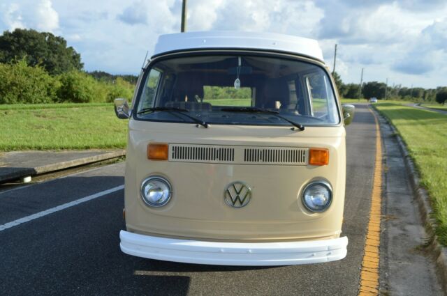 Volkswagen Bus/Vanagon 1978 image number 1