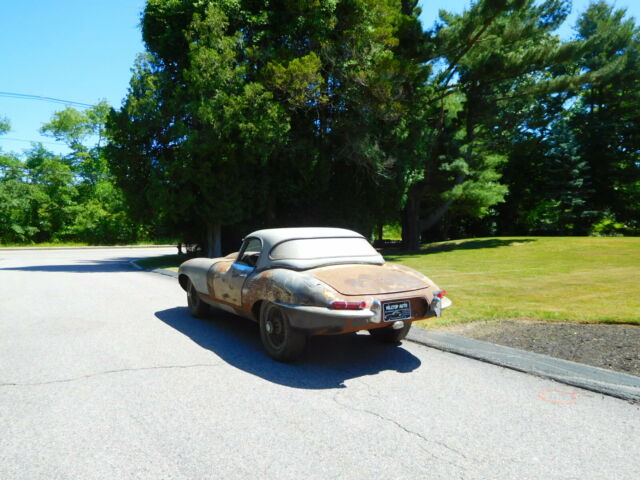 Jaguar E-Type 1968 image number 4