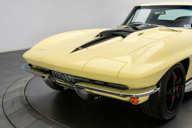 Chevrolet Corvette 1967 image number 10