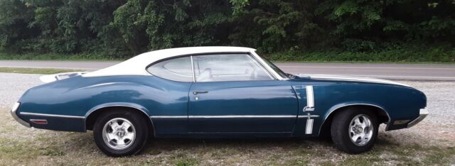 Oldsmobile Cutlass 1970 image number 27