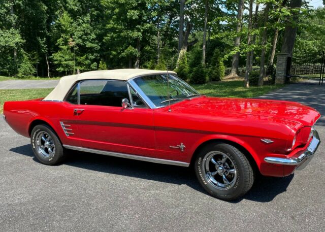 Ford Mustang 1966 image number 32