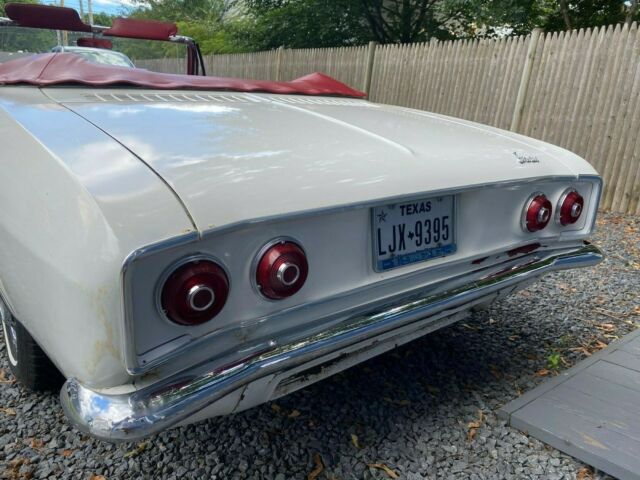 Chevrolet Corvair 1966 image number 24