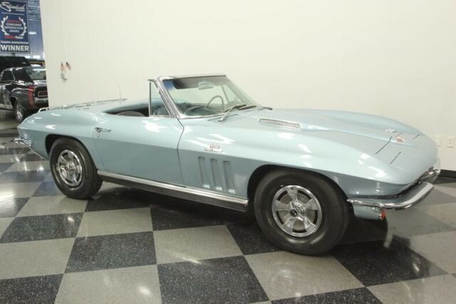 Chevrolet Corvette 1966 image number 16