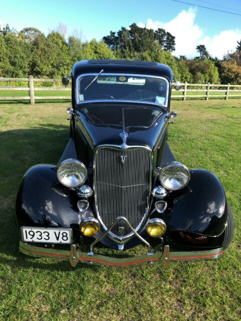 Ford Coupe 1933 image number 2