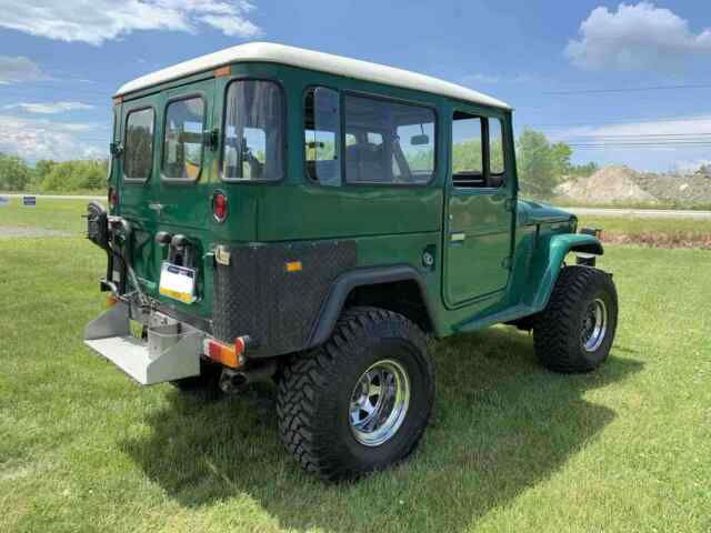 Toyota Land Cruiser 40 1977 image number 1