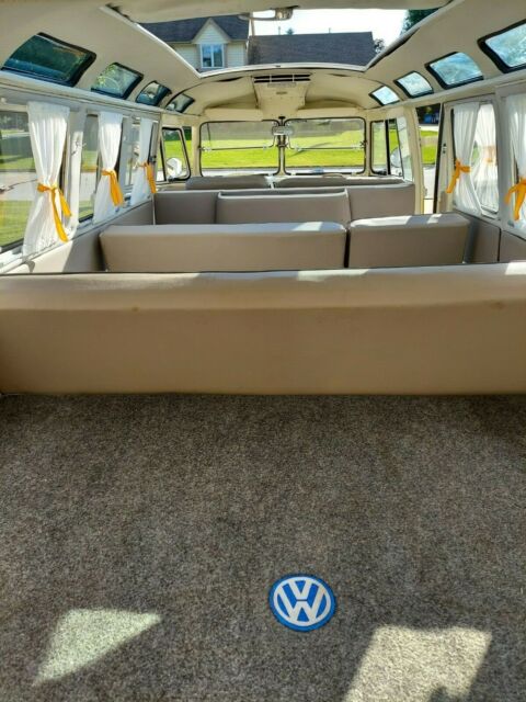 Volkswagen Bus/Vanagon 1974 image number 20