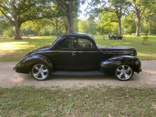 Ford Deluxe 1939 image number 14