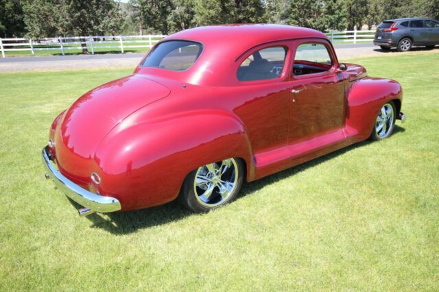 Plymouth Custom 1946 image number 31