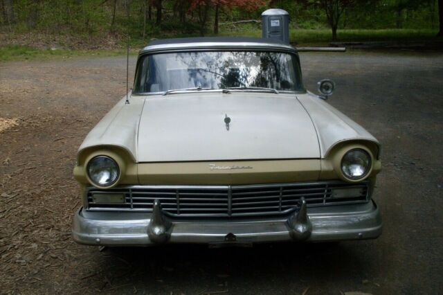 Ford Fairlane 1957 image number 12