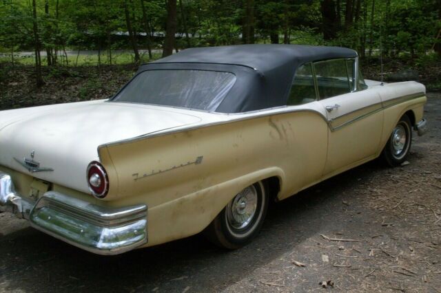 Ford Fairlane 1957 image number 19