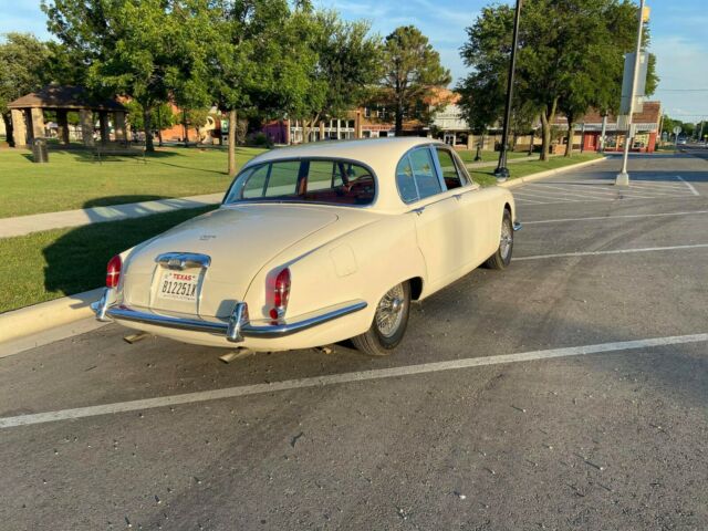 Jaguar 3.8 S-Type 1967 image number 46