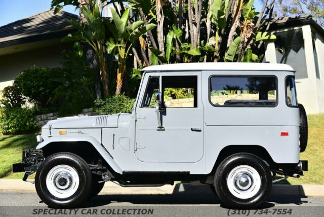 Toyota FJ 40 1971 image number 10