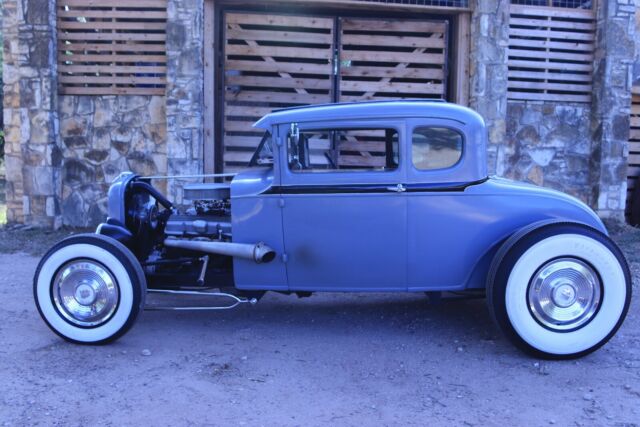 Ford Coupe 1930 image number 1