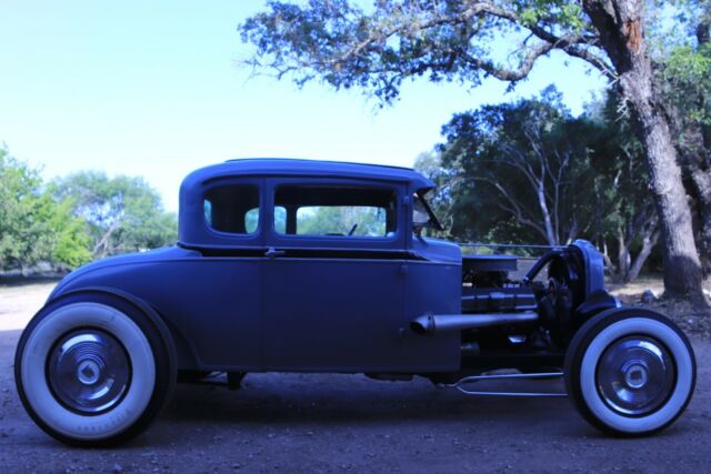 Ford Coupe 1930 image number 23