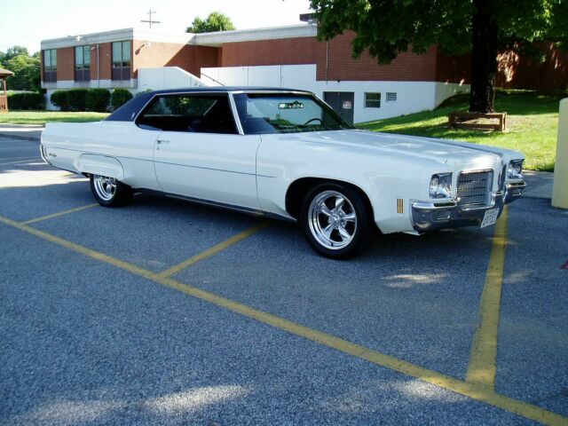 Oldsmobile Ninety-Eight 1971 image number 1