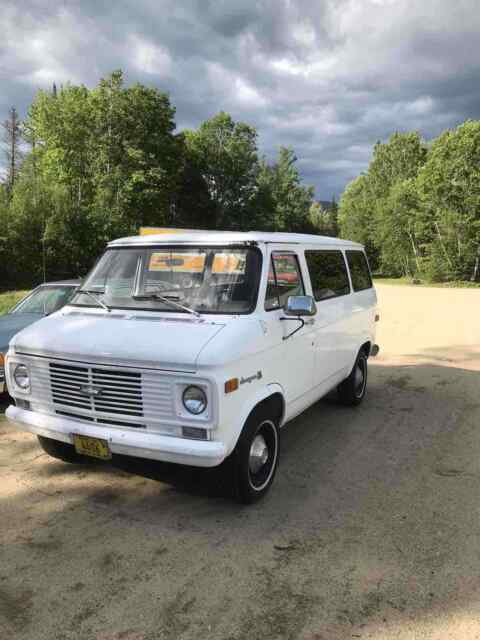 Chevrolet Van 1970 image number 0