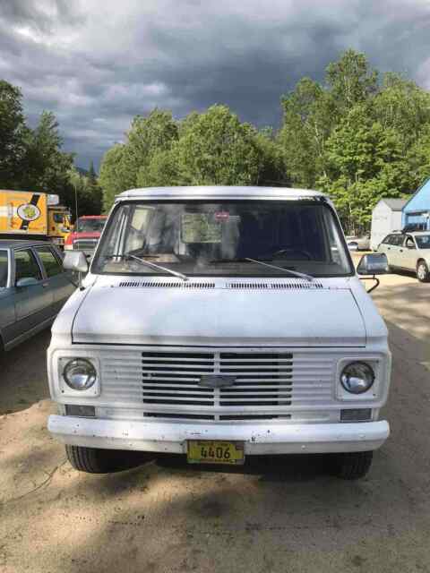 Chevrolet Van 1970 image number 2