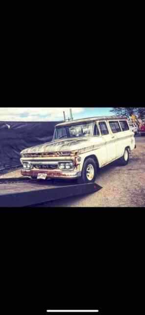 GMC Suburban 1961 image number 23