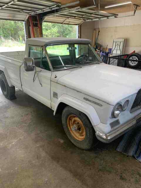 Jeep J3000 Gladiator 1967 image number 1